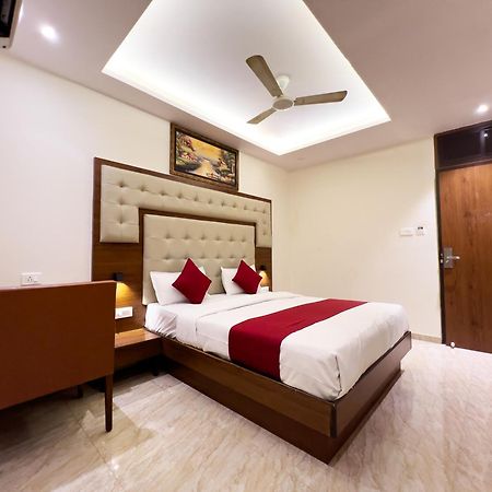 Gateway Star Hotel Bombay Extérieur photo